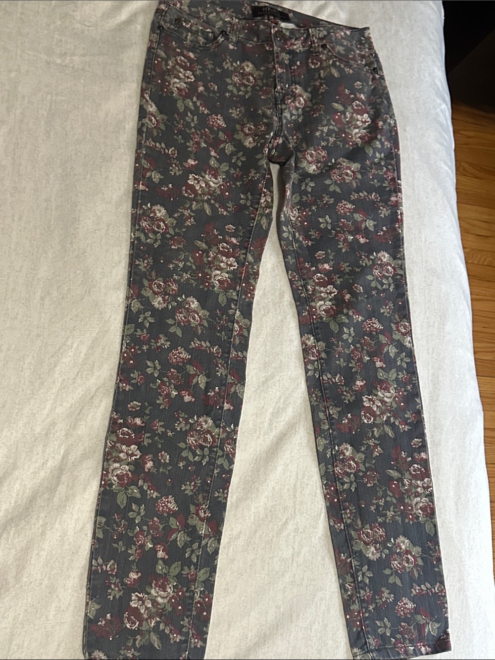 Floral Skinny Jeans Size 27 - HKR Collections
